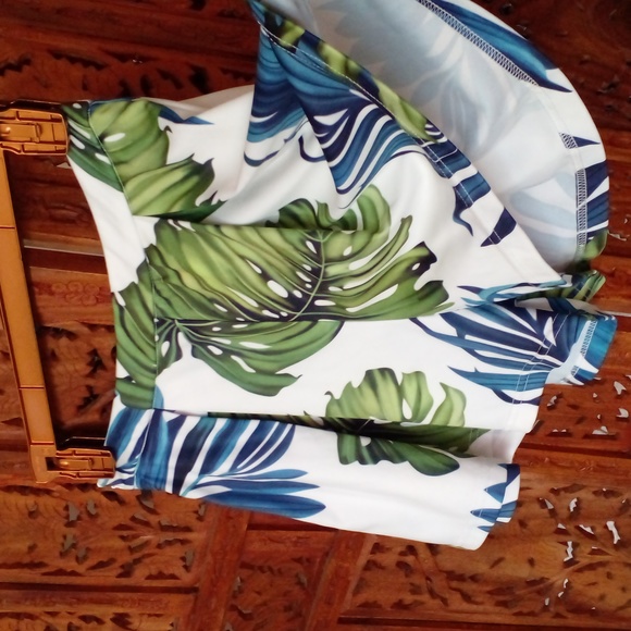 Shein: Shorts - Picture 2 of 6